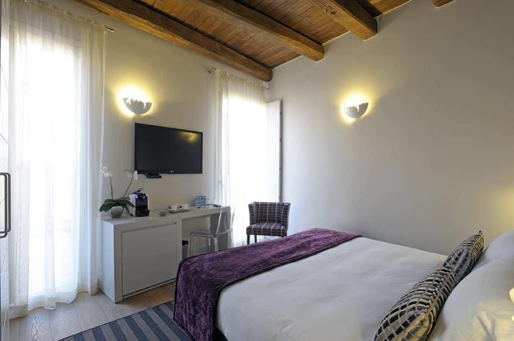 Trevi Palace Luxury Inn Rome Bilik gambar
