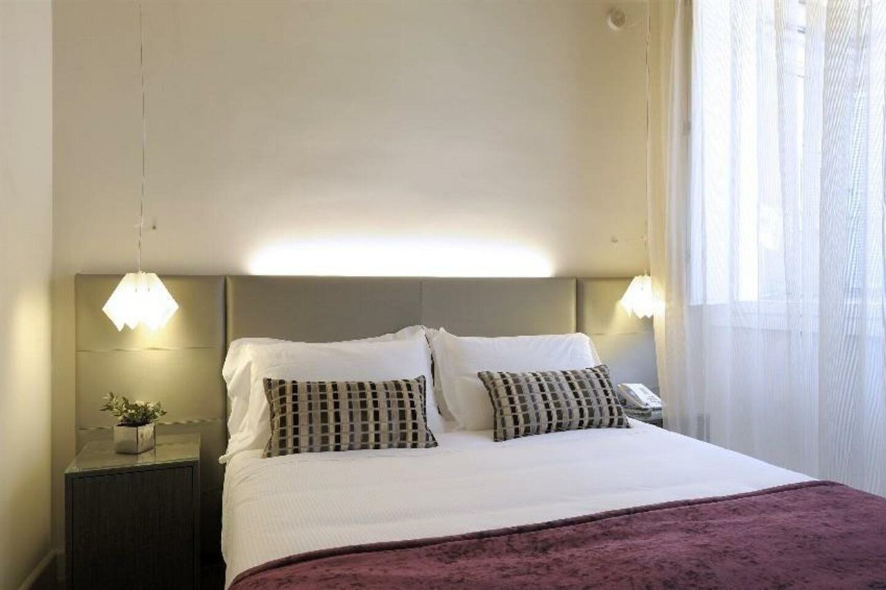 Trevi Palace Luxury Inn Rome Bilik gambar